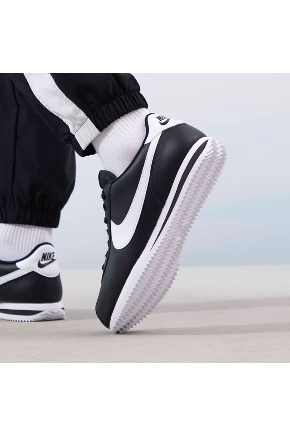 اسنیکر آدیداس Nike با کد DM4044-001
