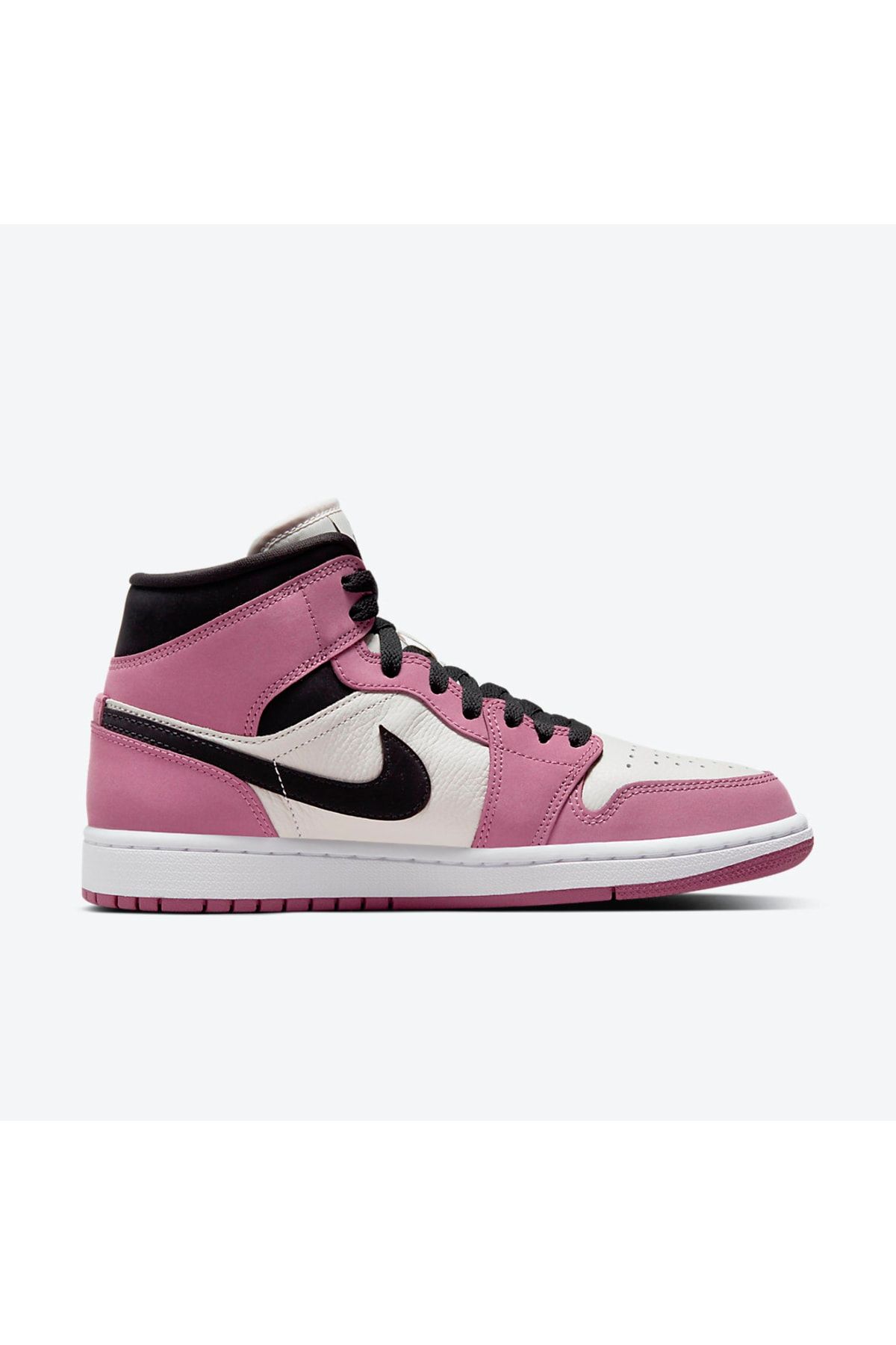 اسنیکر آدیداس Nike با کد DC7267-500